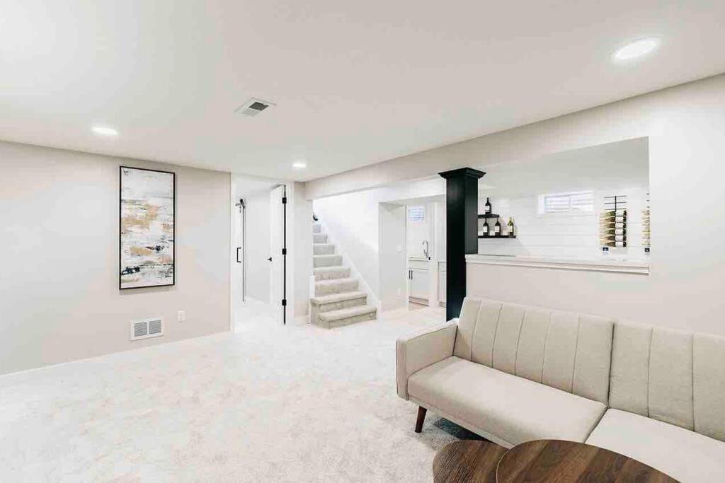 Beautiful Luxury Home Freshly Renovated With Big Yard, Seating & Grill Pad Cottage Grove Zewnętrze zdjęcie